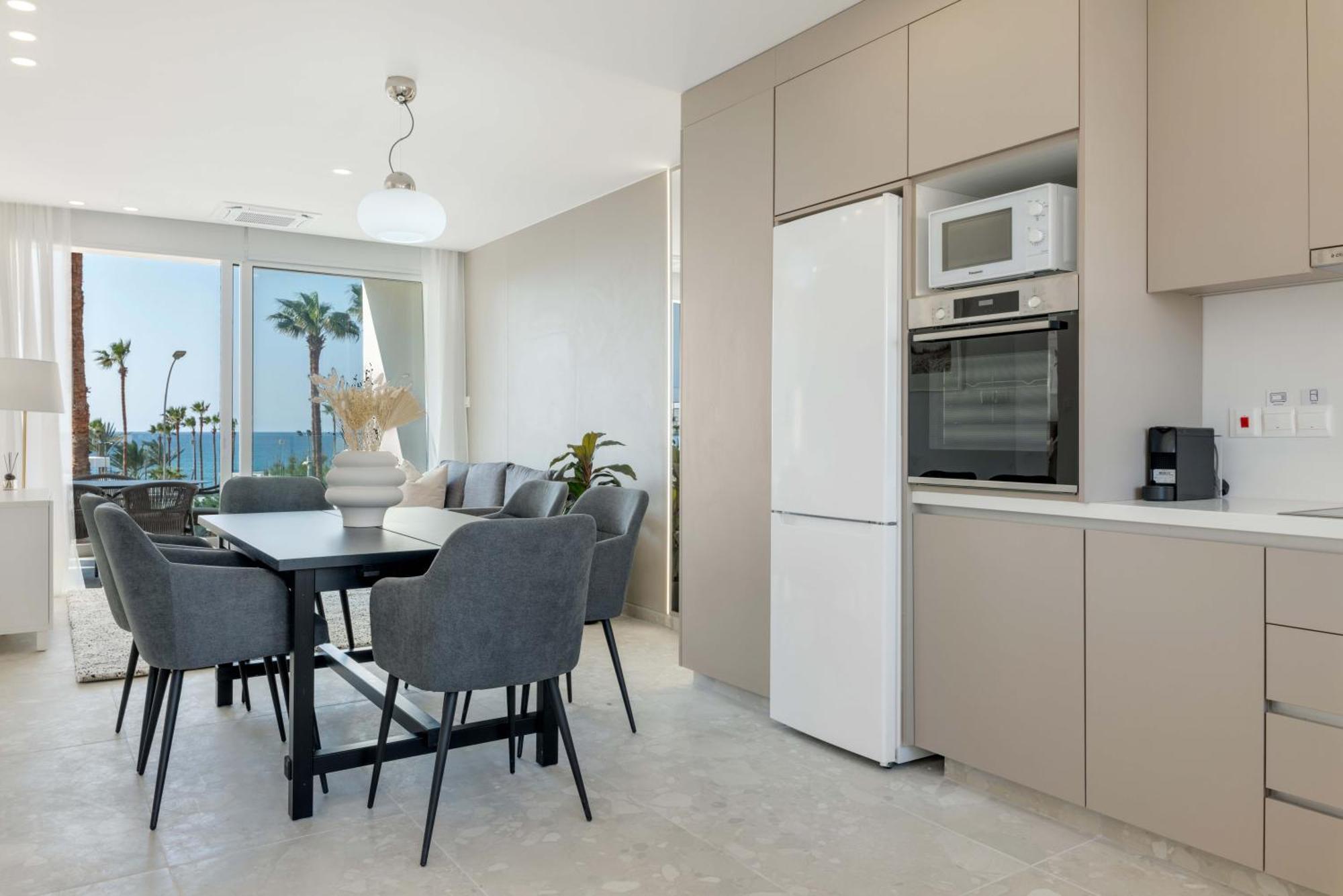 דירה Phaedrus Living: Seaview Luxury Flat Limnaria 150 Paphos